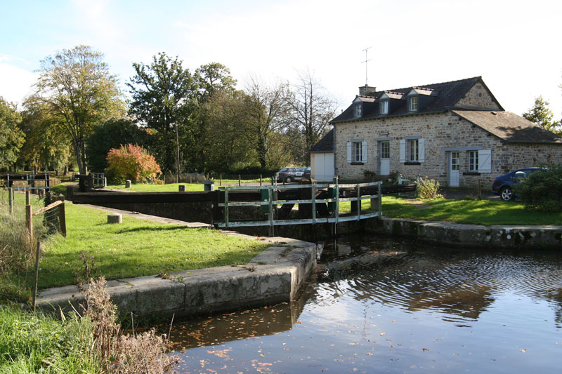 De Rennes à Saint‑Malo à vélo : un doux parcours le long du canal d’Ille‑et‑Rance