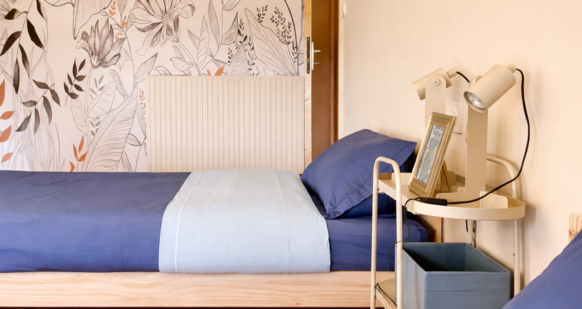 Lit solo dans le Gîte du Gacet à Trévérien en Bretagne en bordure du Canal d'Ille et Rance